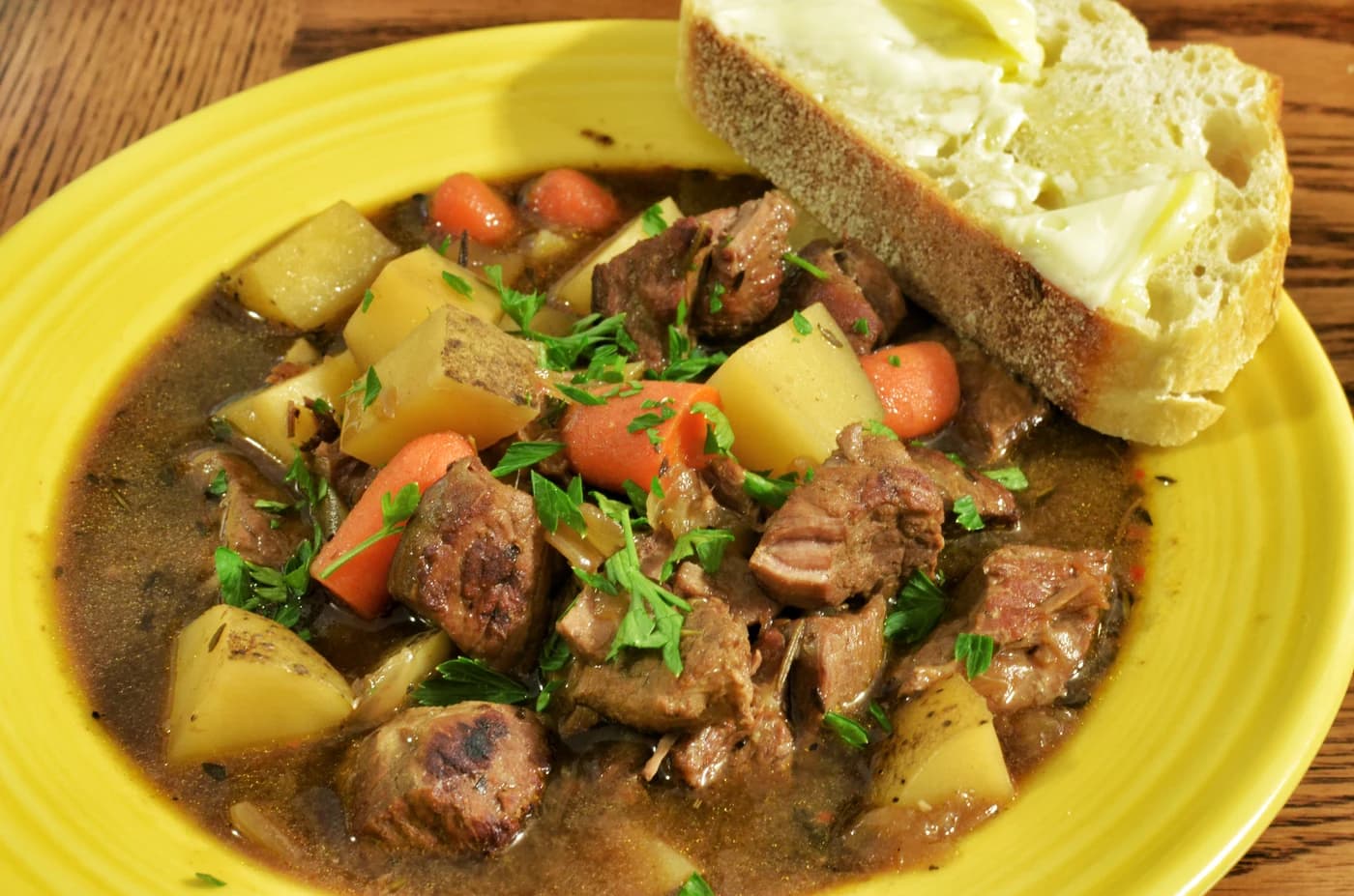 İrlanda güveci (Irish stew) için temsili yemek fotoğrafı