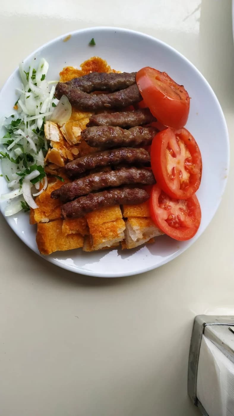 Ödemiş Köftesi için temsili yemek fotoğrafı