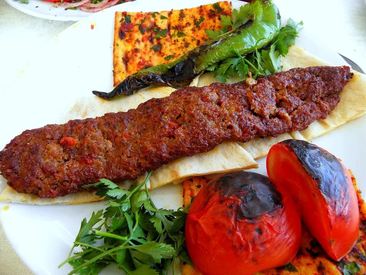 Adana Kebabı için temsili yemek fotoğrafı