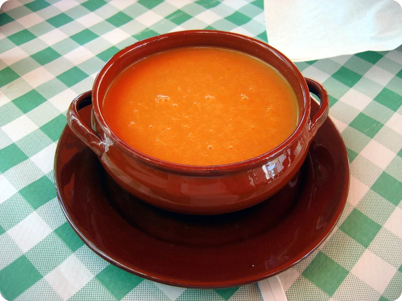 Endülüs usulü gazpacho için temsili yemek fotoğrafı