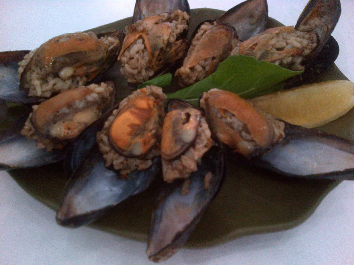 Midye Dolma için temsili yemek fotoğrafı