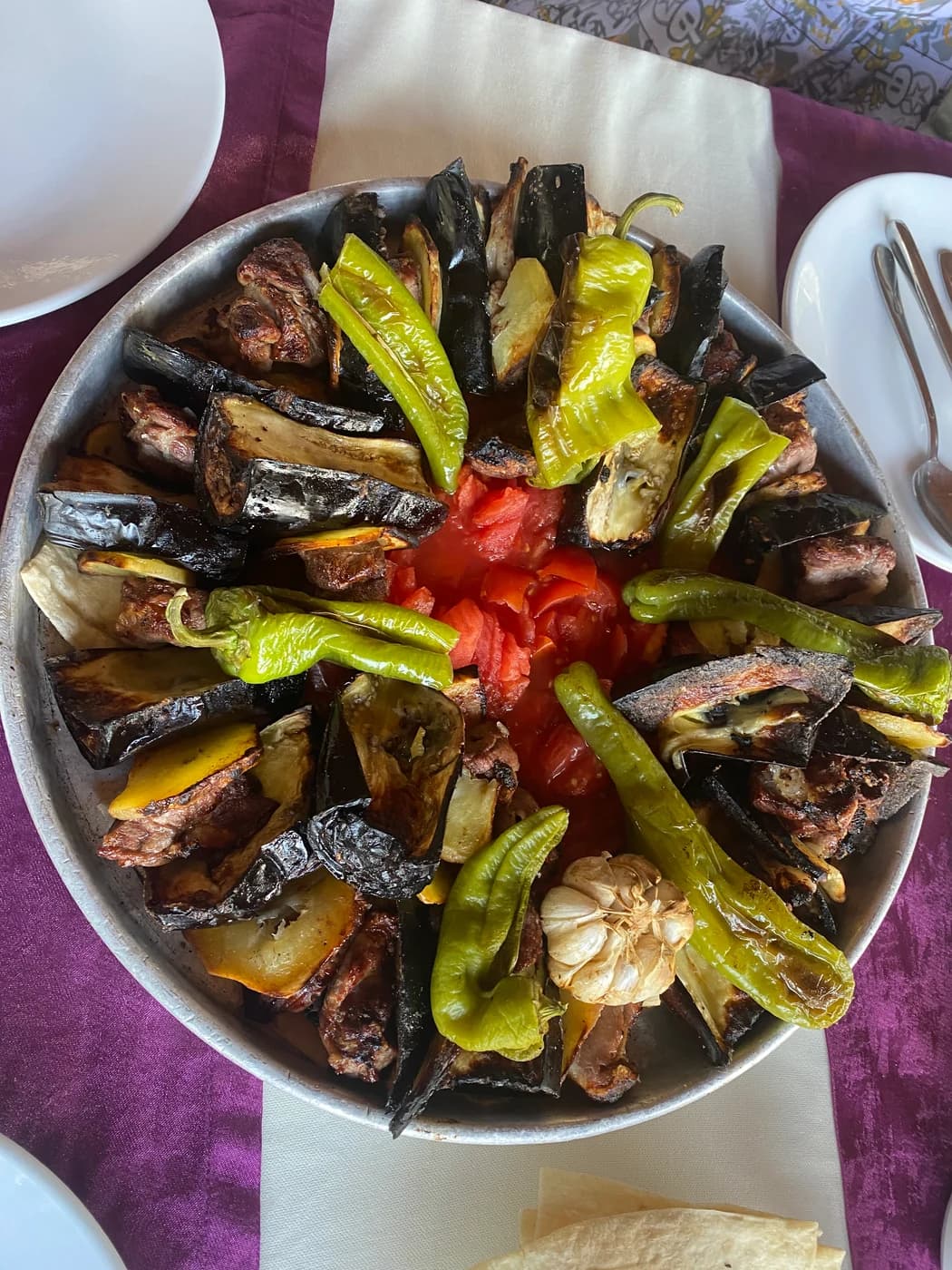 Tokat Kebabı için temsili yemek fotoğrafı