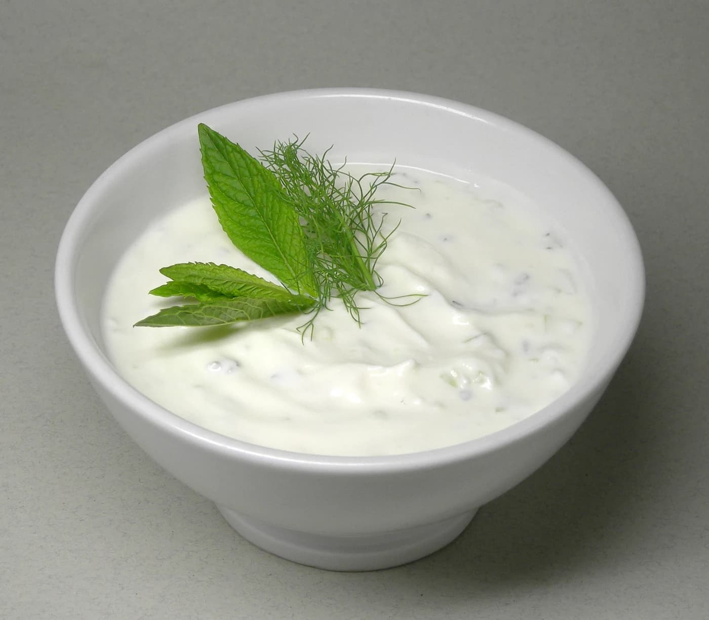 Cacık için temsili yemek fotoğrafı
